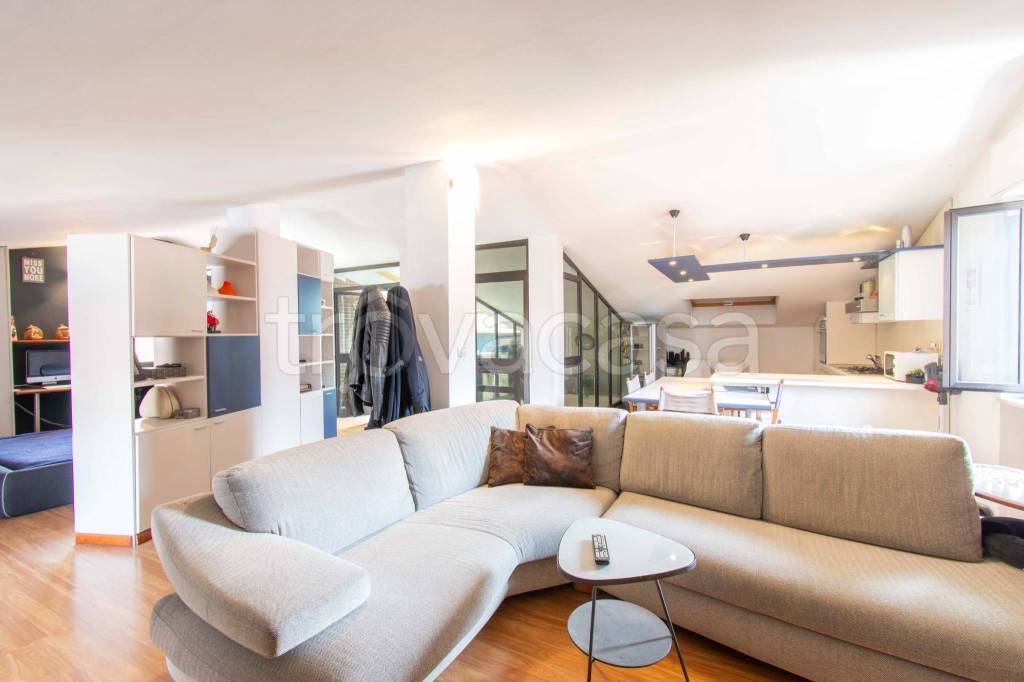 casa indipendente in vendita a Grugliasco