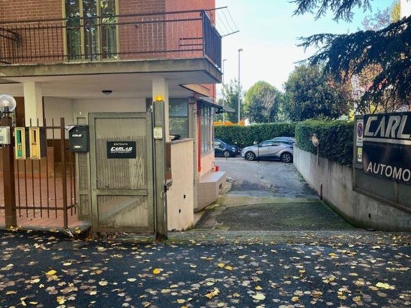 negozio in vendita a Grugliasco