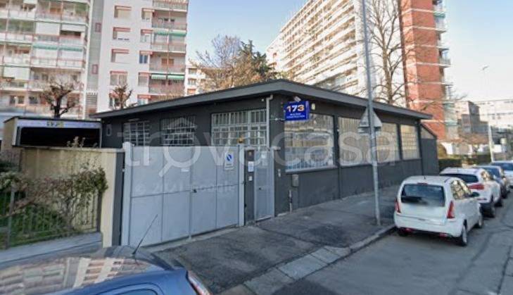 locale commerciale in vendita a Grugliasco