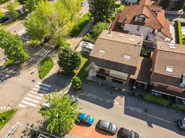 casa indipendente in vendita a Grugliasco