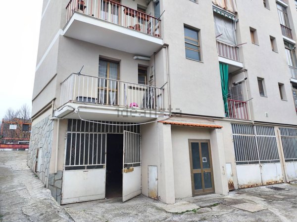 locale di sgombero in vendita a Grugliasco