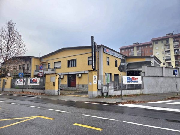 locale commerciale in vendita a Grugliasco