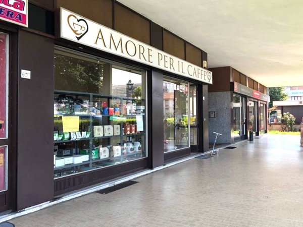 negozio in vendita a Grugliasco in zona Gerbido