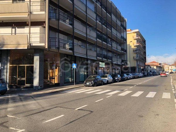 negozio in vendita a Grugliasco