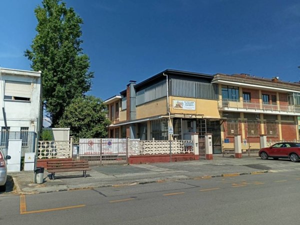 ufficio in vendita a Grugliasco in zona Lesna