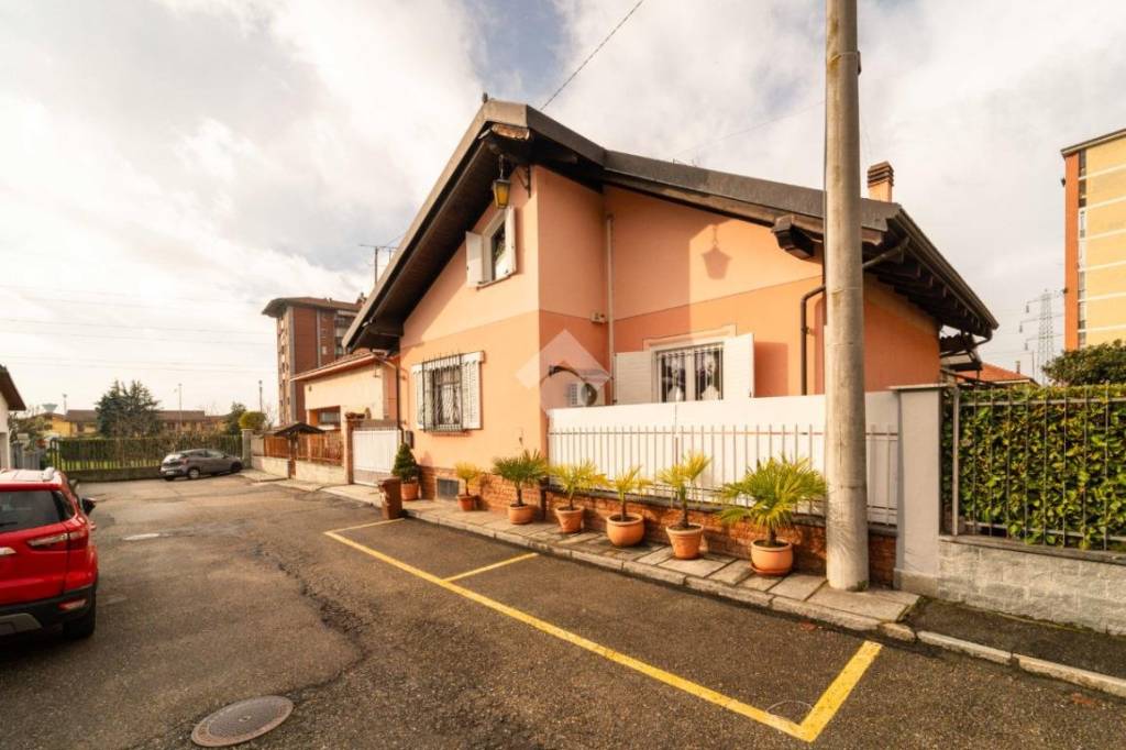 casa indipendente in vendita a Grugliasco in zona San Giacomo