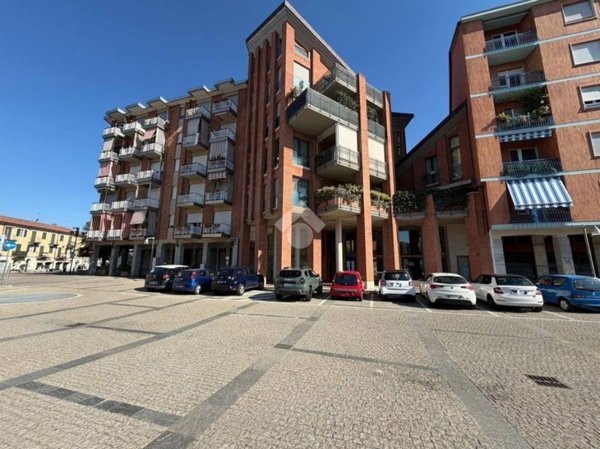 negozio in vendita a Grugliasco in zona San Cassiano