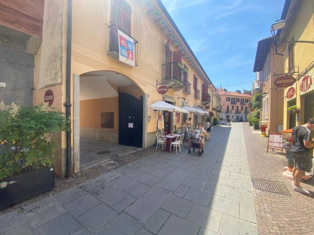 negozio in vendita a Grugliasco in zona San Cassiano