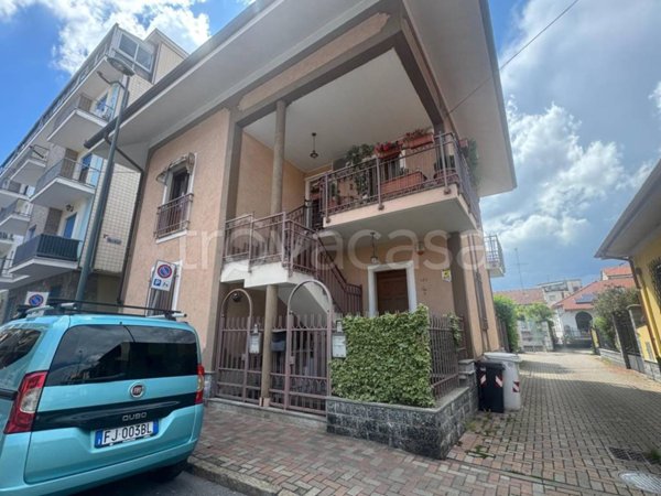 casa indipendente in vendita a Grugliasco