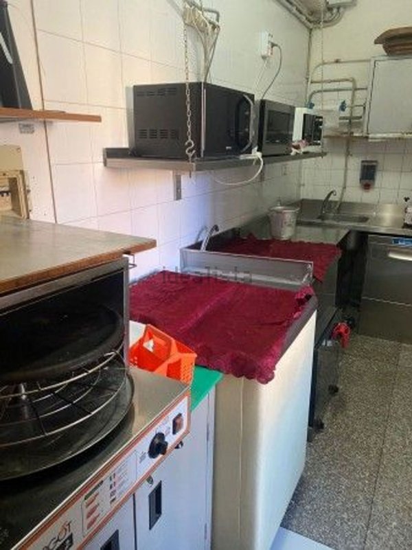 negozio in vendita a Grugliasco in zona San Cassiano