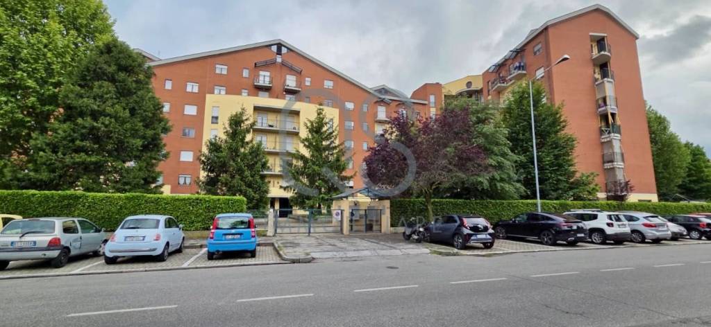 locale di sgombero in vendita a Grugliasco