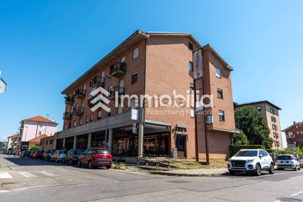 negozio in vendita a Grugliasco in zona San Sebastiano