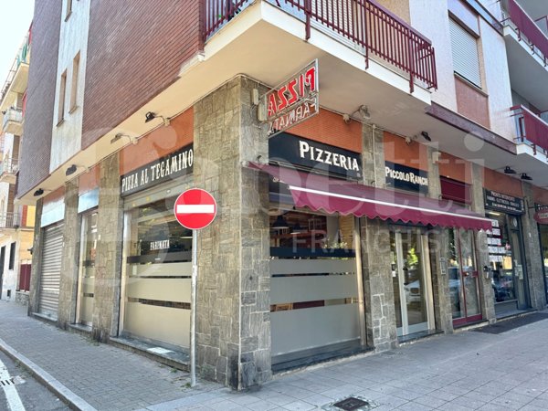 negozio in vendita a Grugliasco