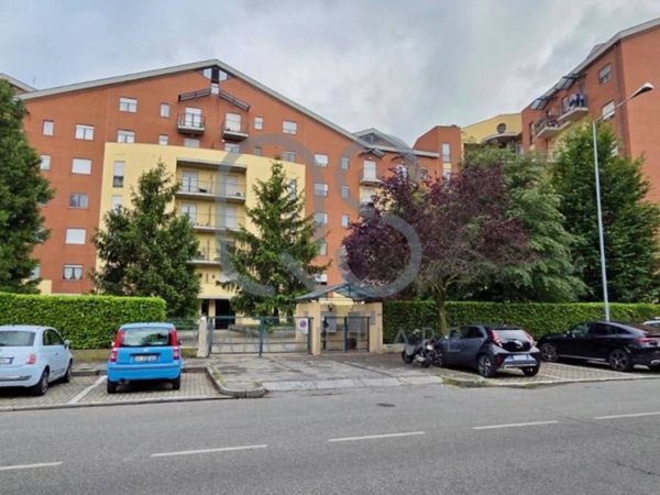 locale commerciale in vendita a Grugliasco in zona San Giacomo