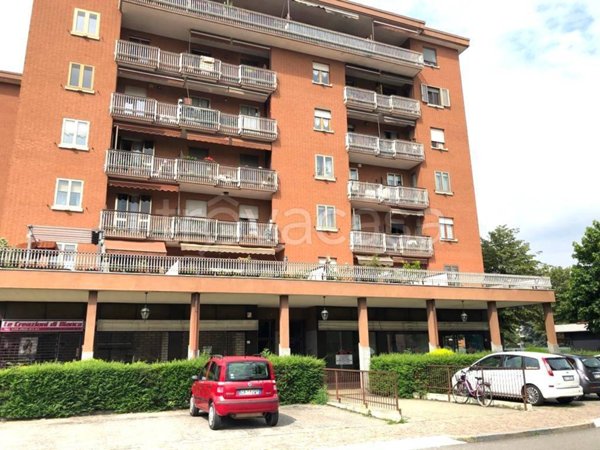 negozio in vendita a Grugliasco in zona Gerbido
