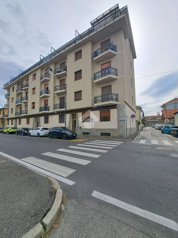 locale di sgombero in vendita a Grugliasco in zona San Giacomo