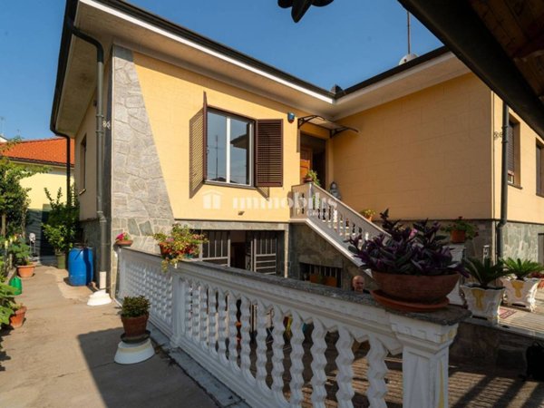 casa indipendente in vendita a Grugliasco in zona San Giacomo