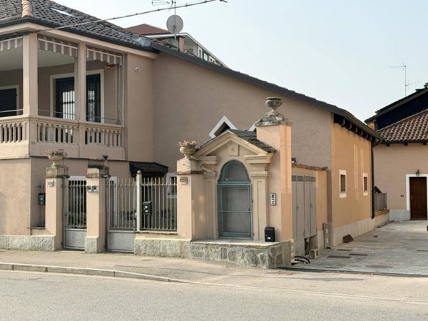 casa indipendente in vendita a Grugliasco in zona Gerbido
