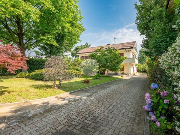 casa indipendente in vendita a Grugliasco in zona San Giacomo