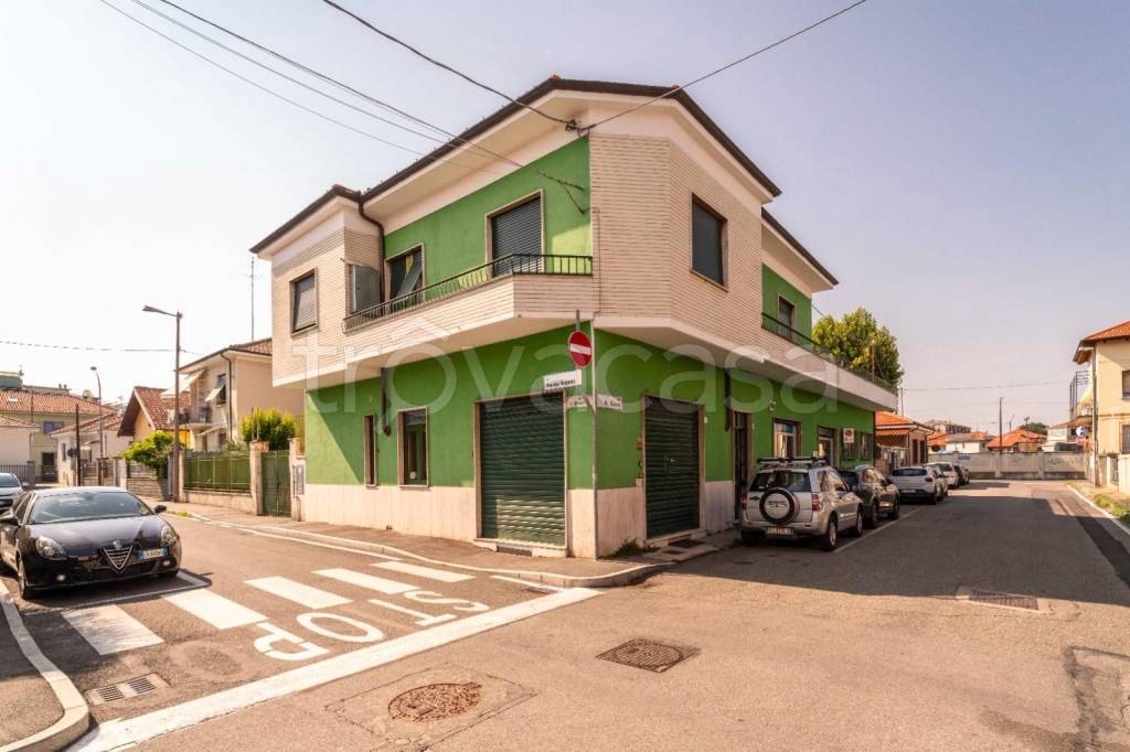 casa indipendente in vendita a Grugliasco