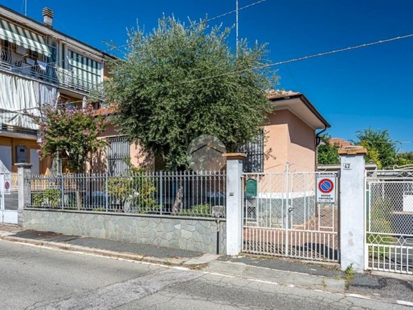 casa indipendente in vendita a Grugliasco in zona San Giacomo