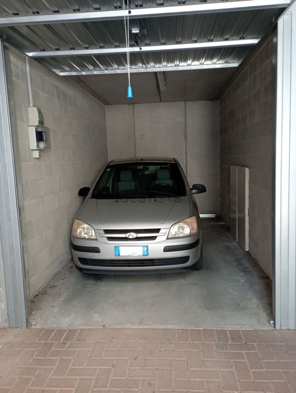 box auto in vendita a Grugliasco in zona San Giacomo