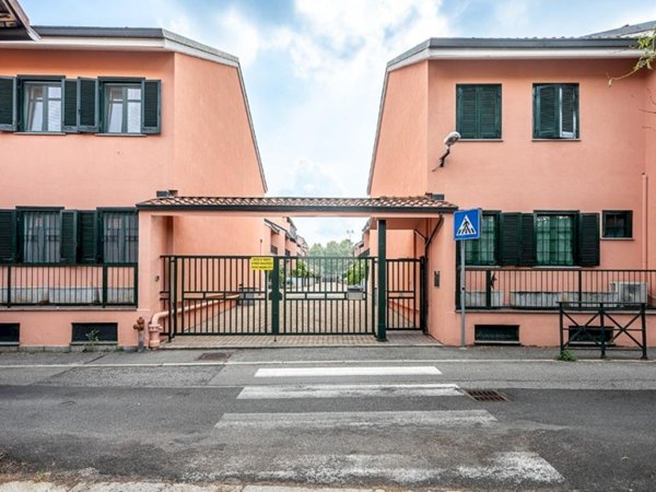 esavano in vendita a Grugliasco in zona San Giacomo