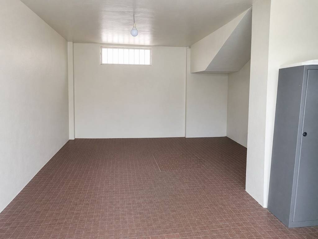locale di sgombero in vendita a Grugliasco in zona San Giacomo