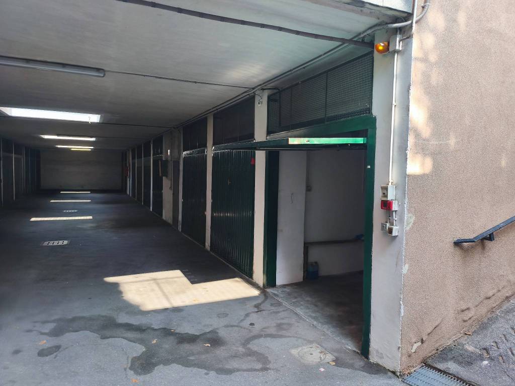box auto in vendita a Grugliasco in zona San Giacomo