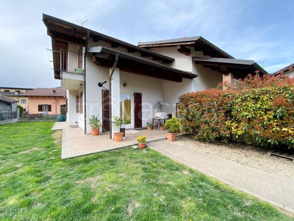 casa indipendente in vendita ad Inverso Pinasca