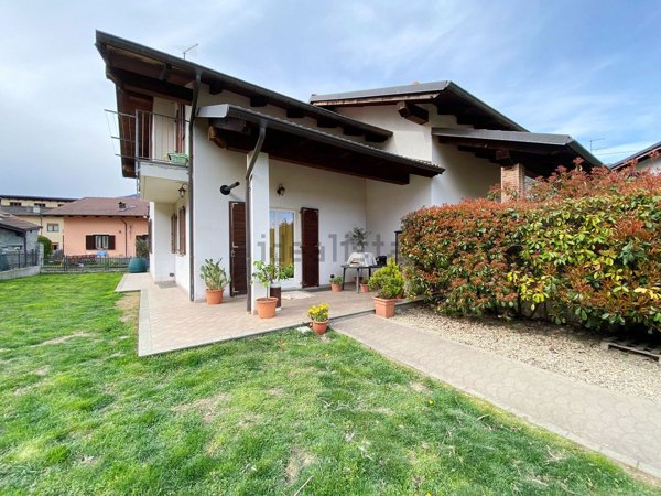 casa indipendente in vendita ad Inverso Pinasca