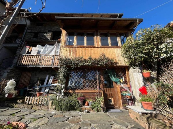 casa indipendente in vendita ad Inverso Pinasca