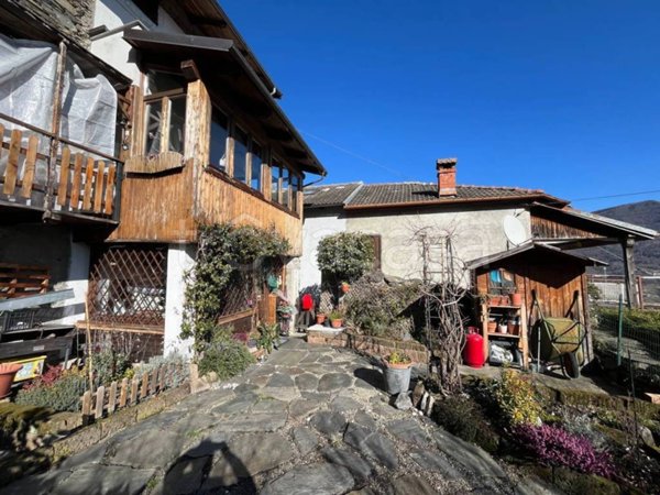 casa indipendente in vendita ad Inverso Pinasca