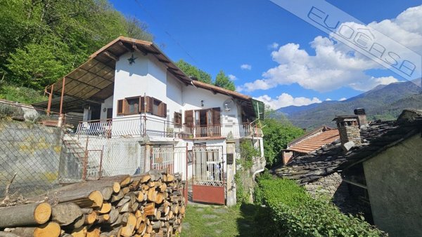 casa indipendente in vendita ad Inverso Pinasca