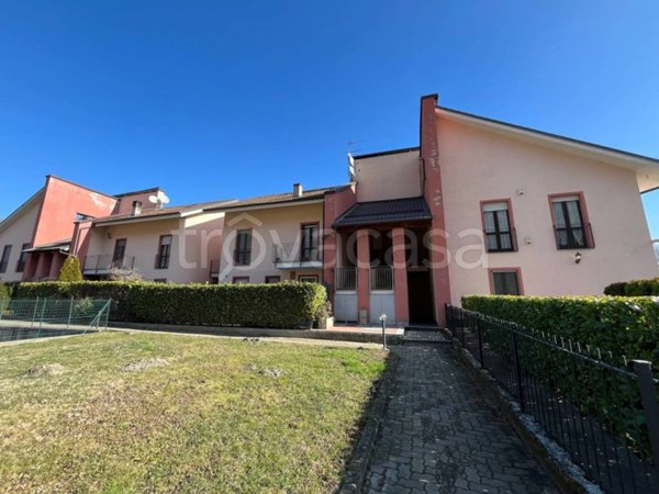appartamento in vendita ad Inverso Pinasca
