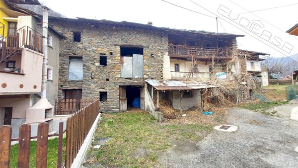 casa indipendente in vendita ad Inverso Pinasca
