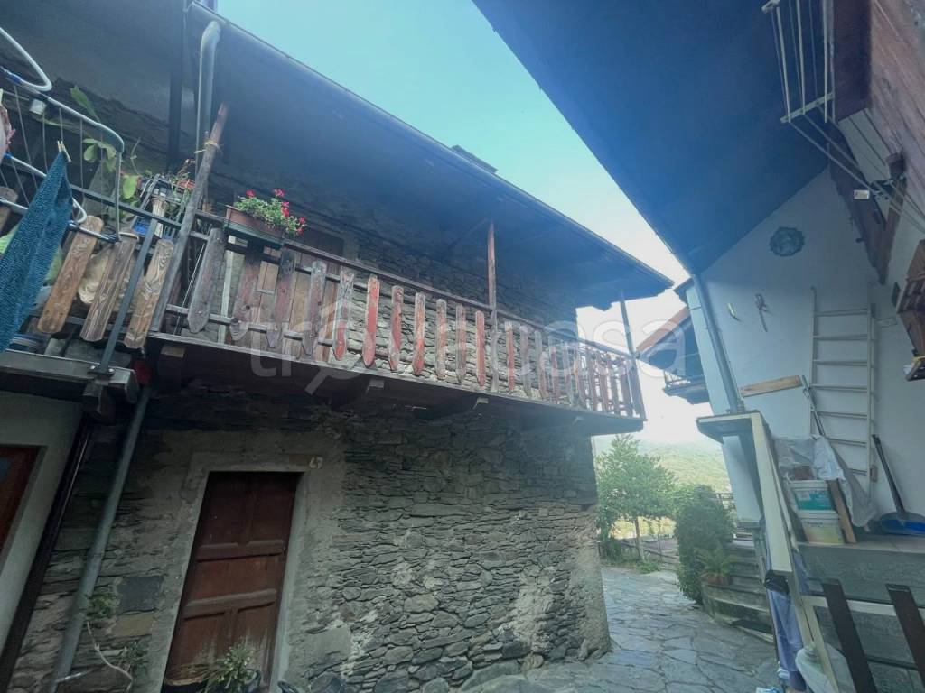 casa indipendente in vendita ad Inverso Pinasca