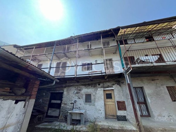 casa indipendente in vendita ad Inverso Pinasca