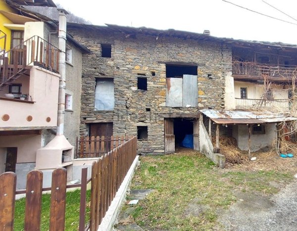 casale in vendita ad Inverso Pinasca