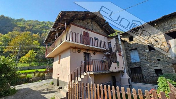 casa indipendente in vendita ad Inverso Pinasca