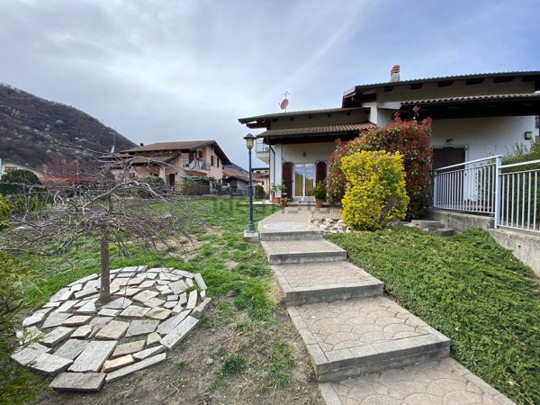 casa indipendente in vendita ad Inverso Pinasca