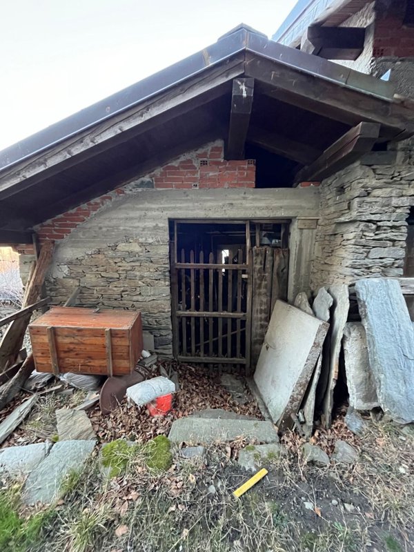casale in vendita ad Inverso Pinasca