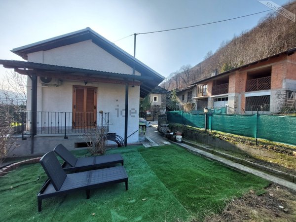 casa indipendente in vendita ad Inverso Pinasca