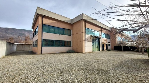 ufficio in vendita ad Inverso Pinasca