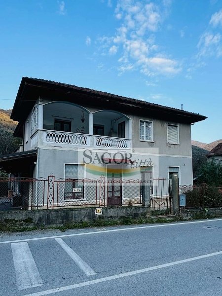 casa indipendente in vendita ad Inverso Pinasca