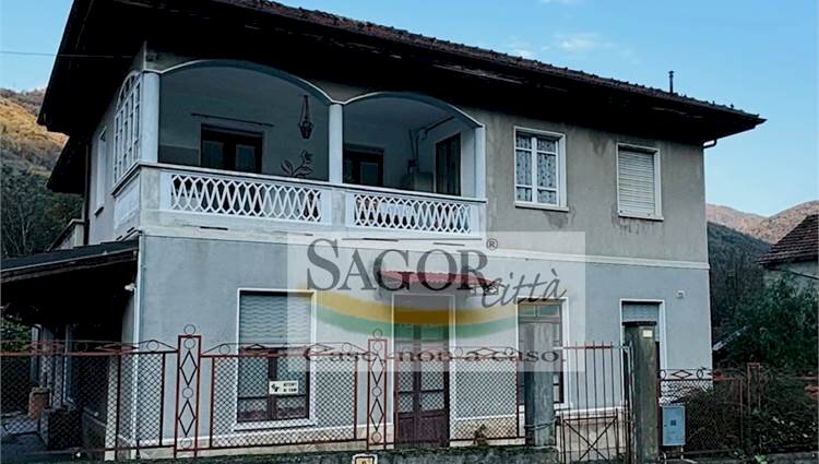 casa indipendente in vendita ad Inverso Pinasca