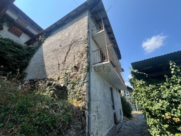 casa indipendente in vendita ad Inverso Pinasca