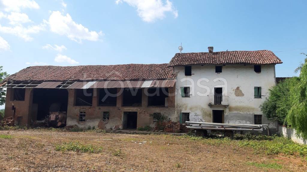 casa indipendente in vendita ad Isolabella