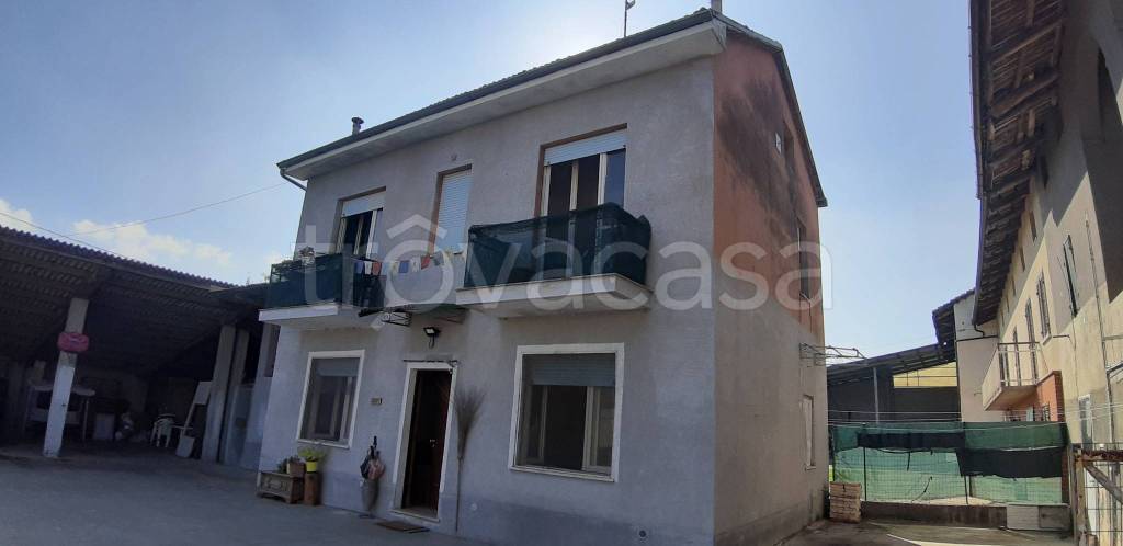 casa indipendente in vendita ad Isolabella