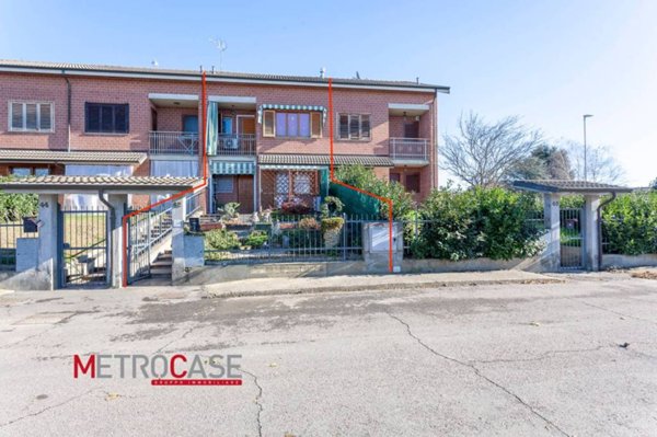 casa indipendente in vendita ad Isolabella
